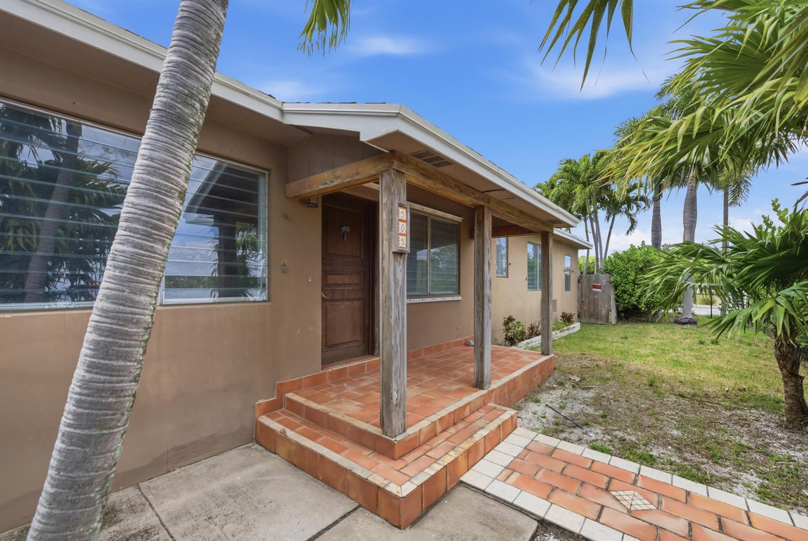 303 Cornell Drive, FL 33460 photo 4