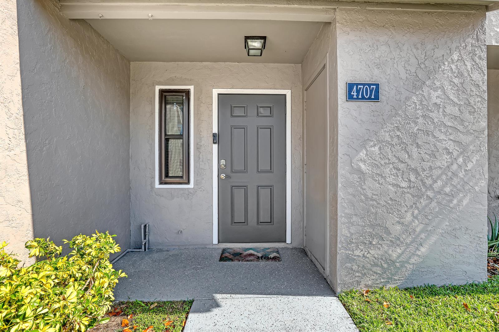 4707 Pier Drive, FL 33463