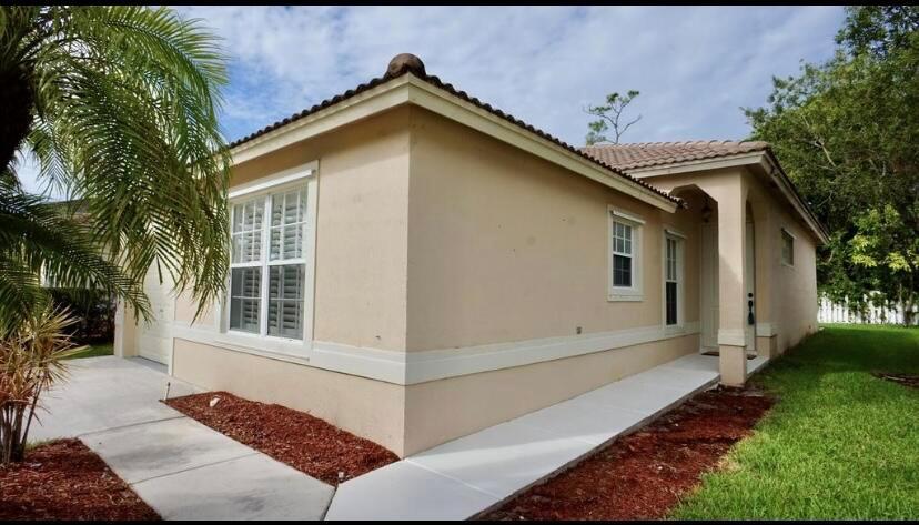 145 Prestige Drive, Royal Palm Beach FL 33411
