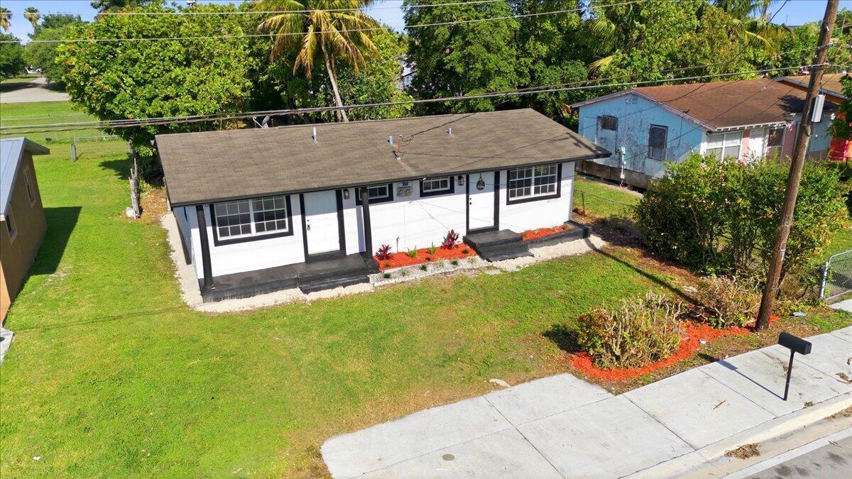270 SW 10th Avenue, South Bay FL 33493 photo 4