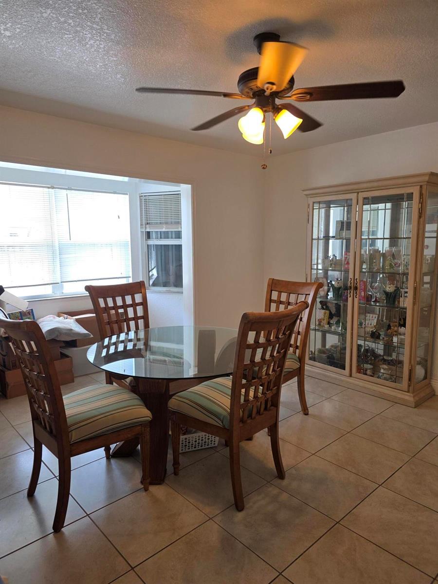 7 Miller Road, Palm Springs FL 33461 photo 2