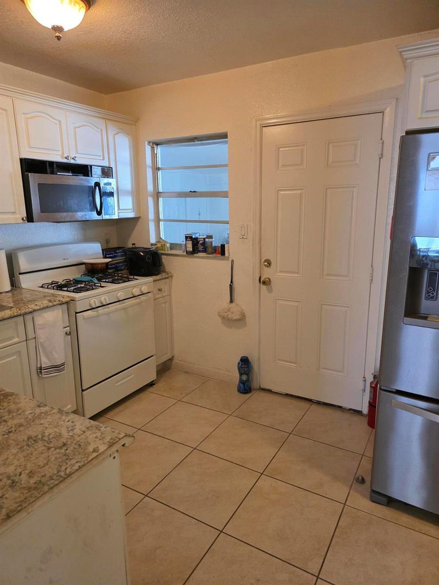 7 Miller Road, Palm Springs FL 33461 photo 5