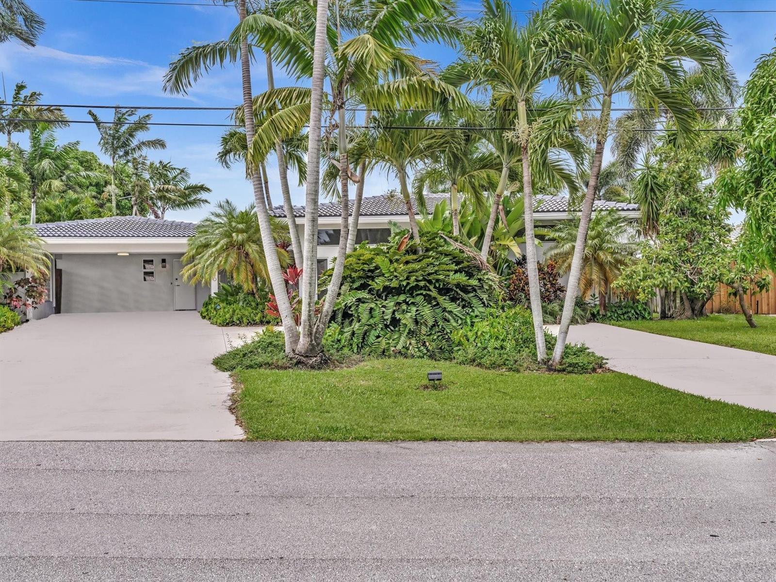 1640 NE 43rd Street, Oakland Park FL 33334 photo 2