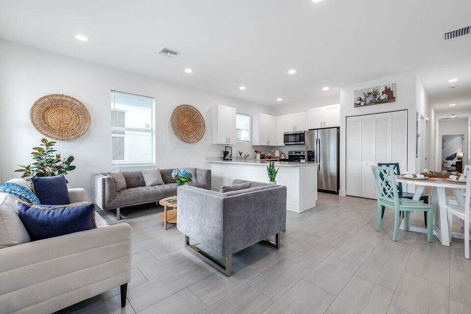 2689 Hiawatha Avenue, West Palm Beach FL 33409