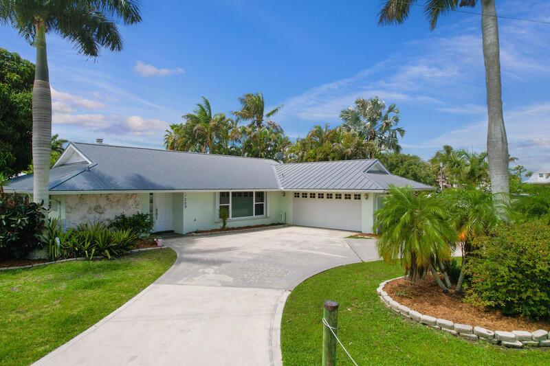 1209 SW Dyer Point Road, Palm City FL 34990 photo 2