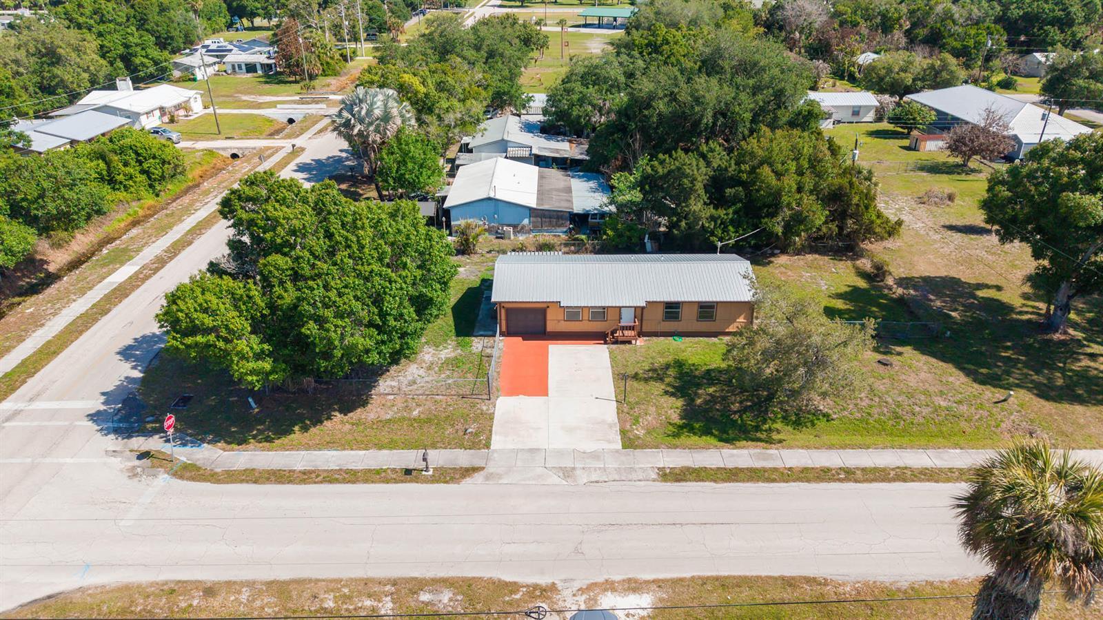 612 SW 9th Street, Okeechobee FL 34974 photo 3