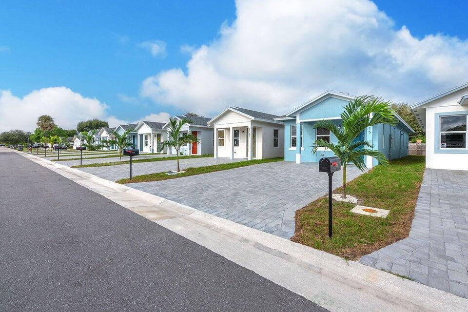 2665 Hiawatha Avenue, FL 33409 photo 3