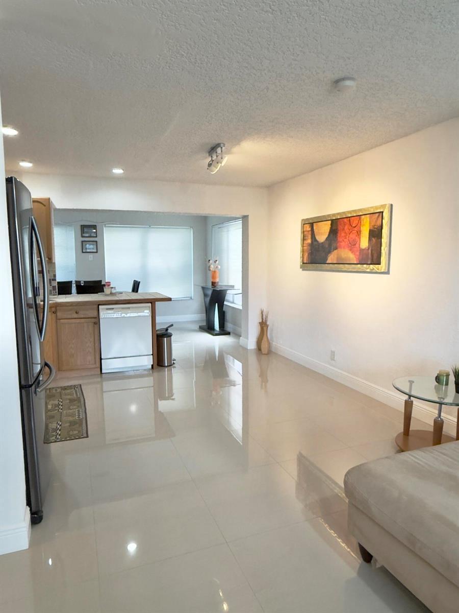2612 NW 49th Street NW, Tamarac FL 33309 photo 3