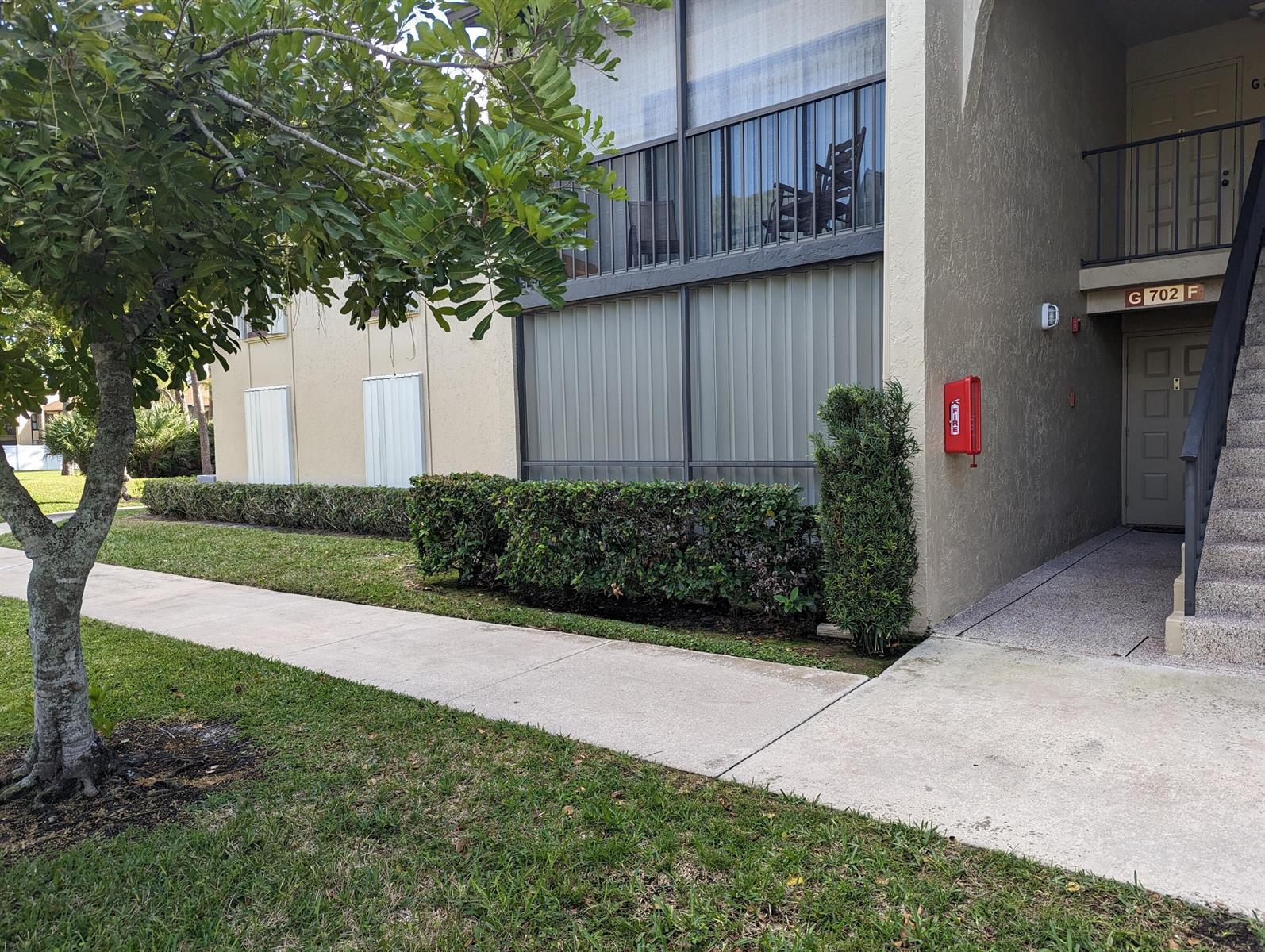 702 Sunny Pine Way # G1, FL 33415 photo 3