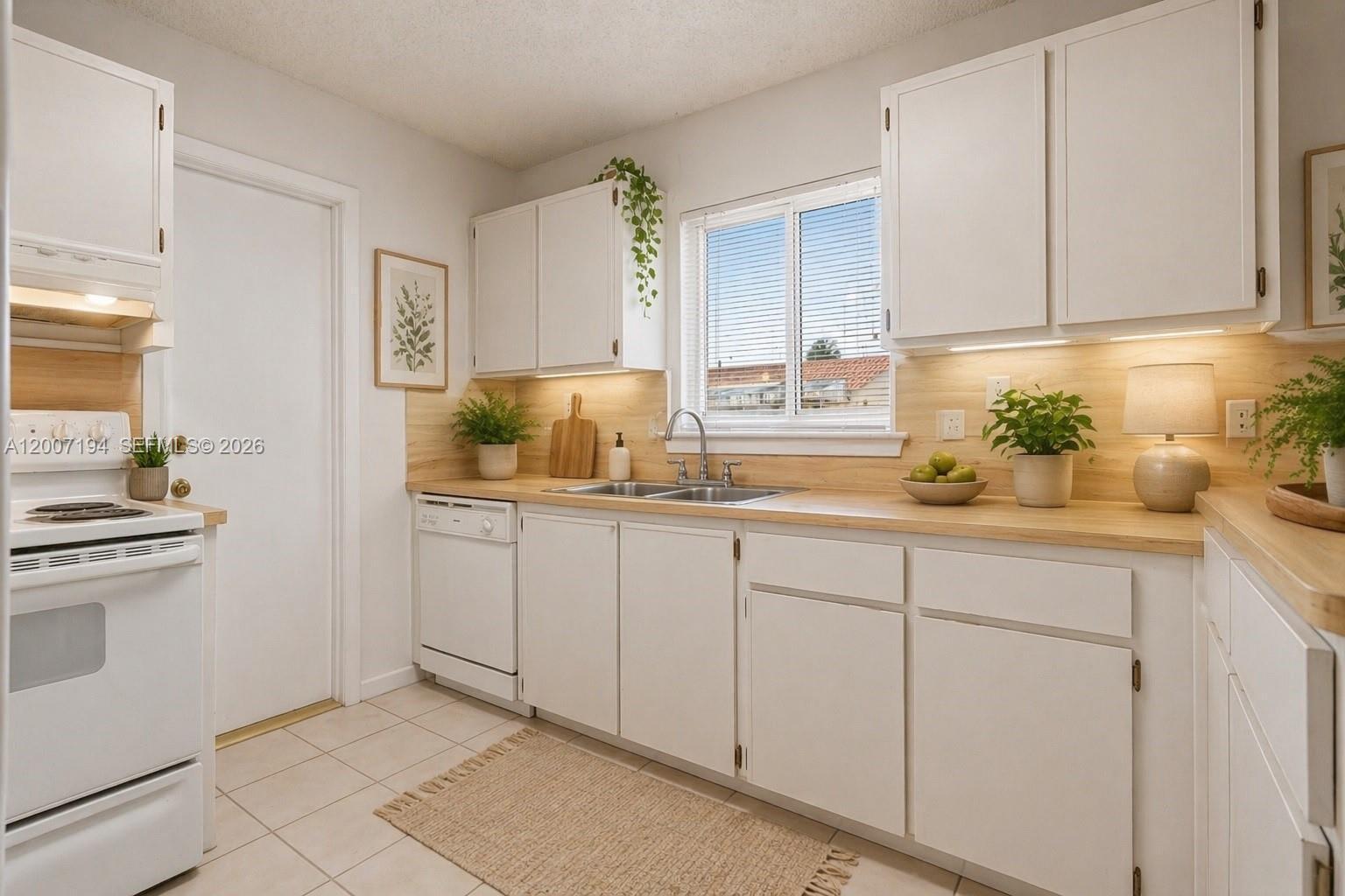 11211 SW 138th Ter, Miami FL 33176 photo 4