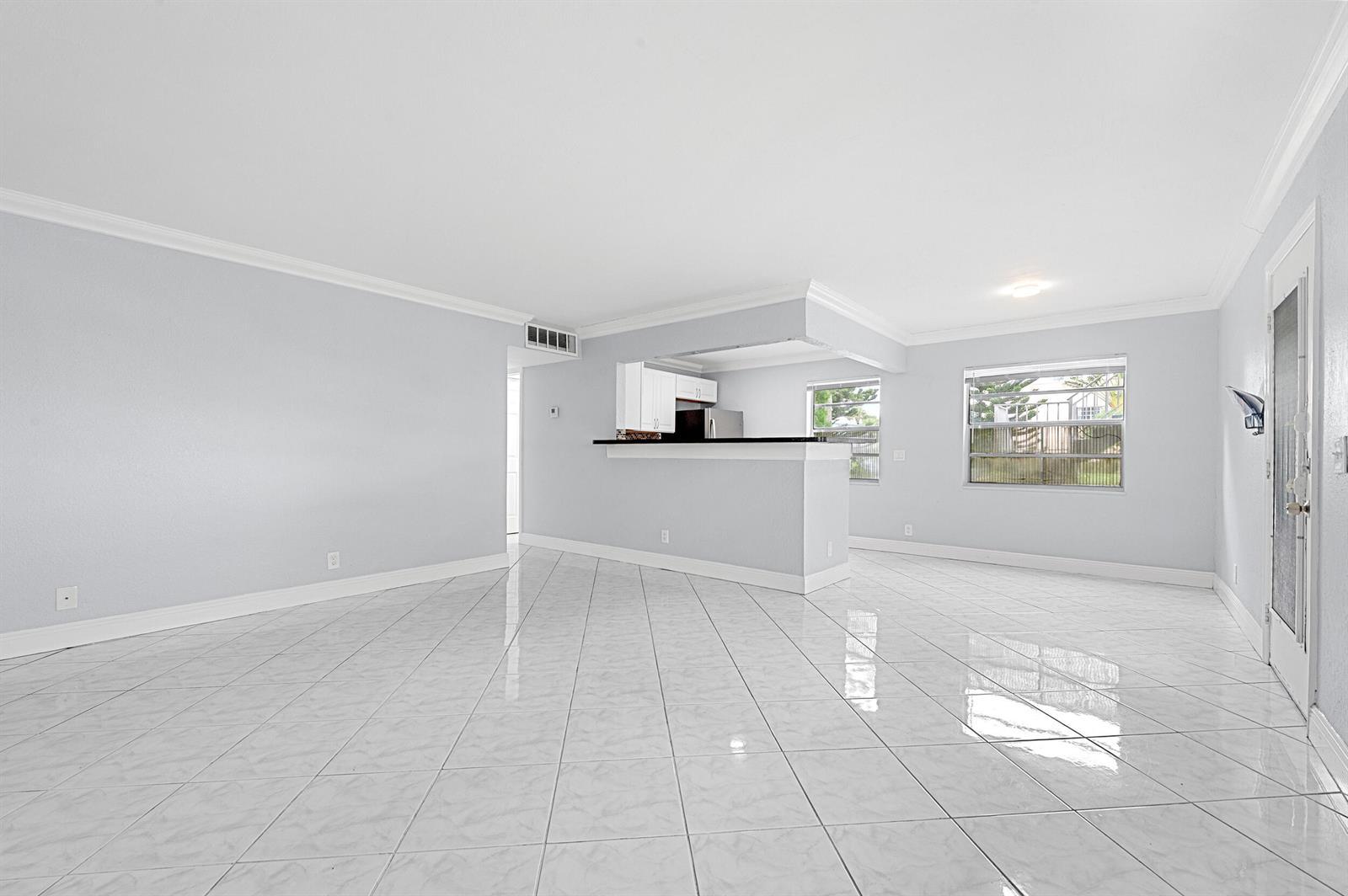 339 Normandy, Delray Beach FL 33484 photo 5