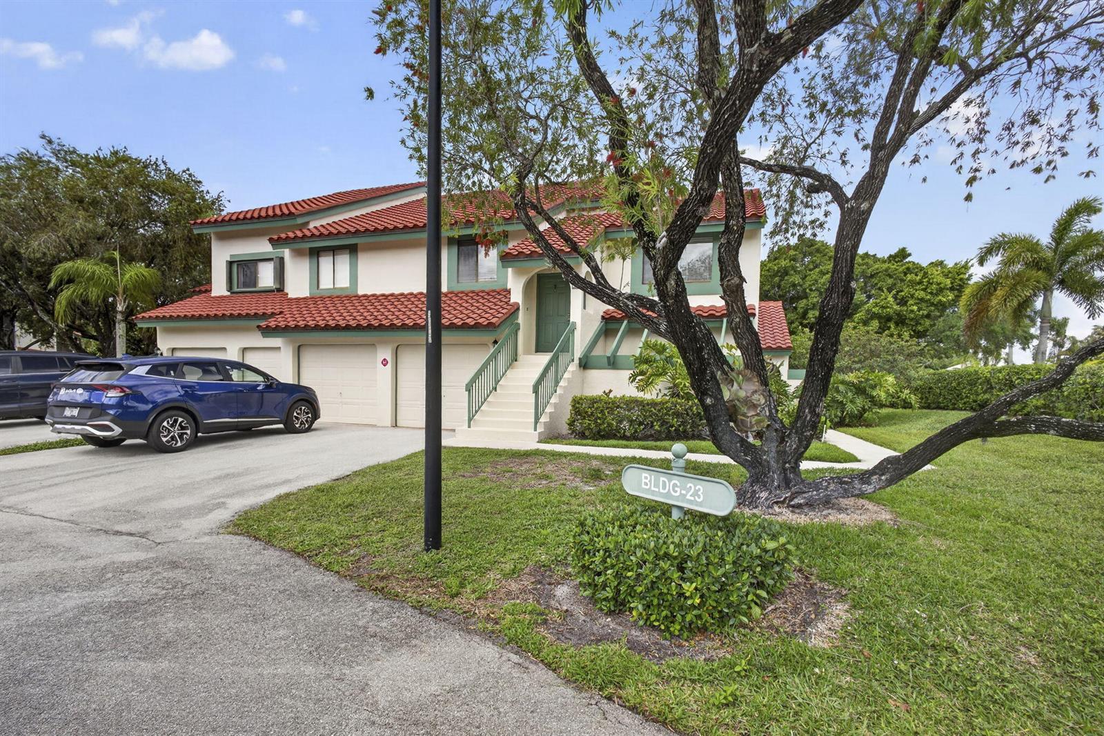 23 Lexington Lane W # B, Palm Beach Gardens FL 33418 photo 2