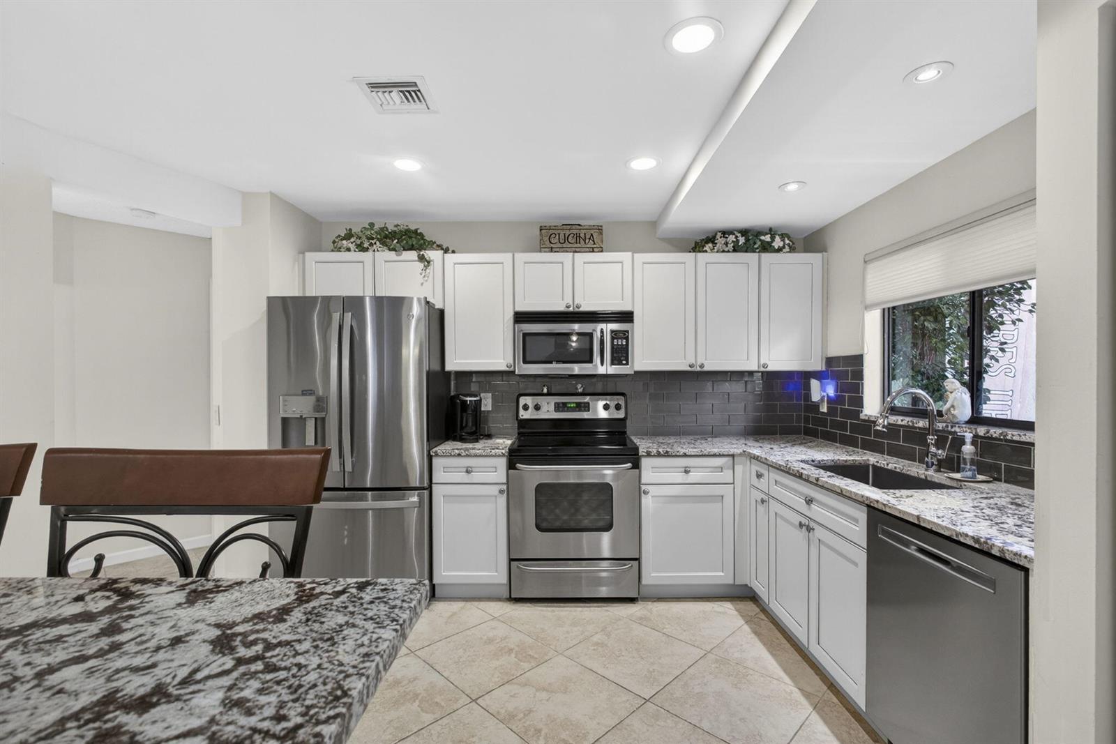 23 Lexington Lane W # B, Palm Beach Gardens FL 33418 photo 5