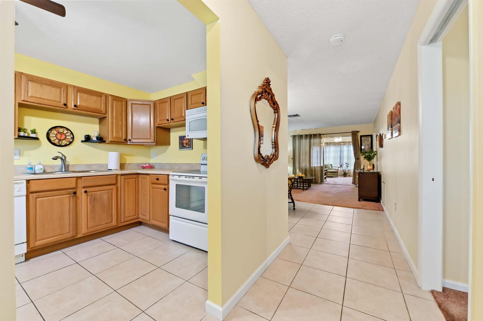 5725 Fernley Drive E # 8, West Palm Beach FL 33415 photo 2