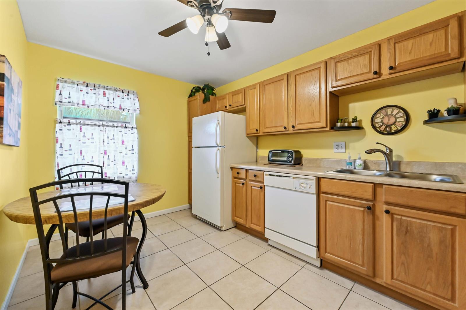 5725 Fernley Drive E # 8, West Palm Beach FL 33415 photo 4