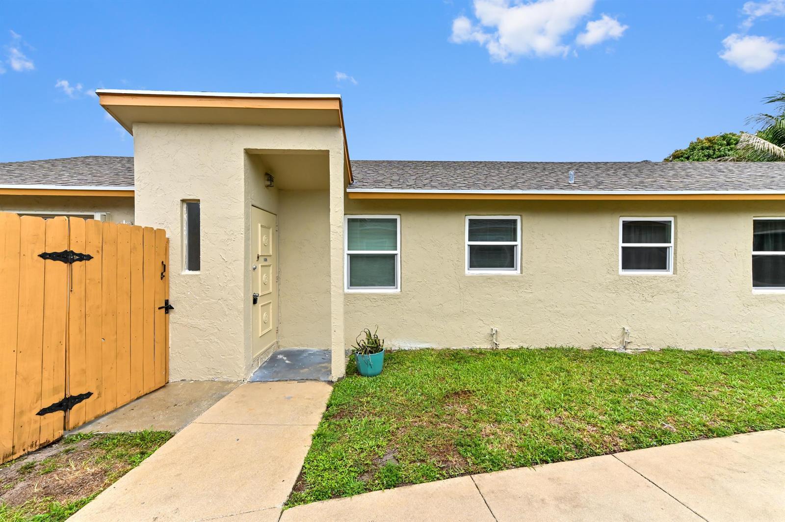 12467 Westhampton Circle, Wellington FL 33414 photo 2