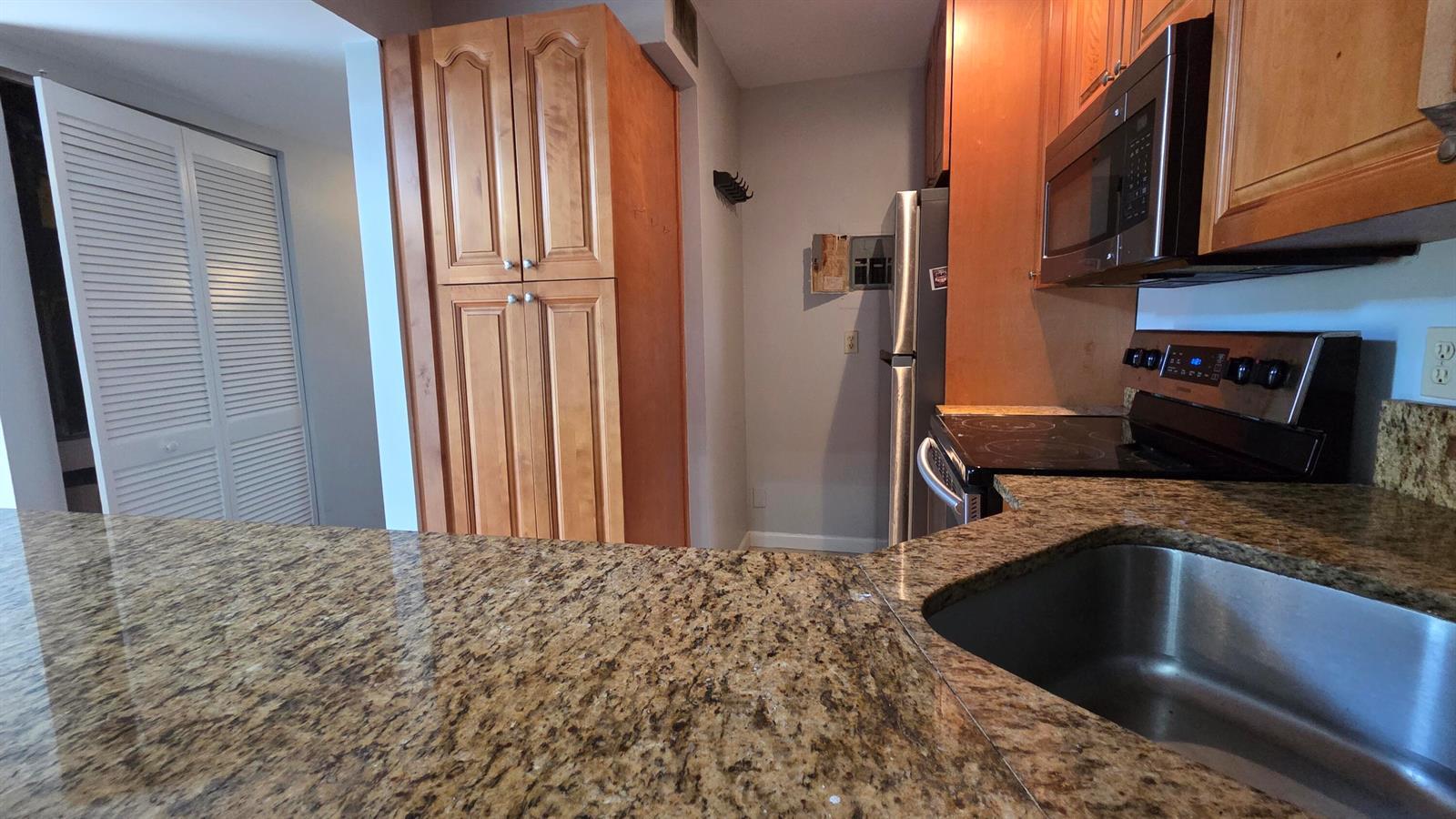 1015 Green Pine Boulevard # E3, West Palm Beach FL 33409 photo 4