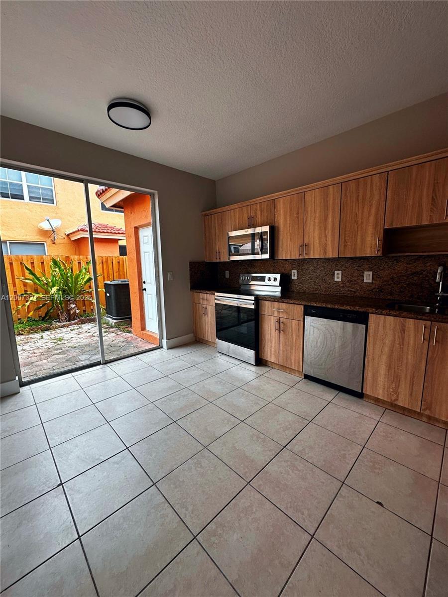 Miami Lakes, FL 33016 photo 4