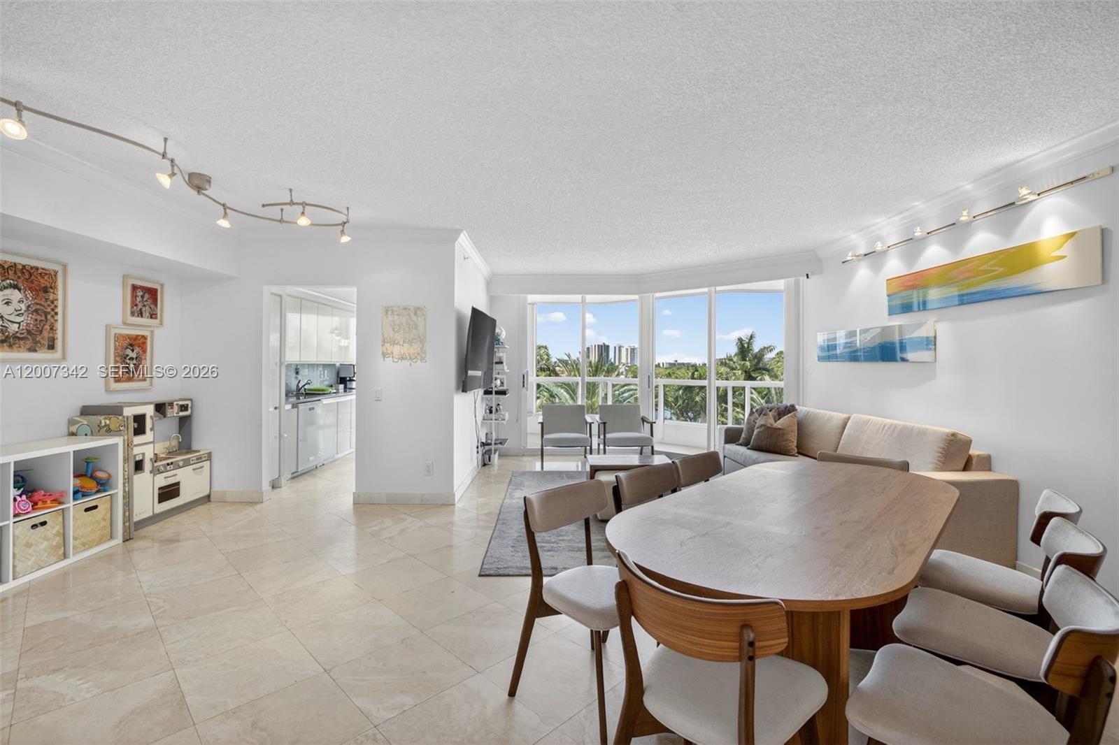 21205 Yacht Club Dr # 605, Aventura FL 33180 photo 3