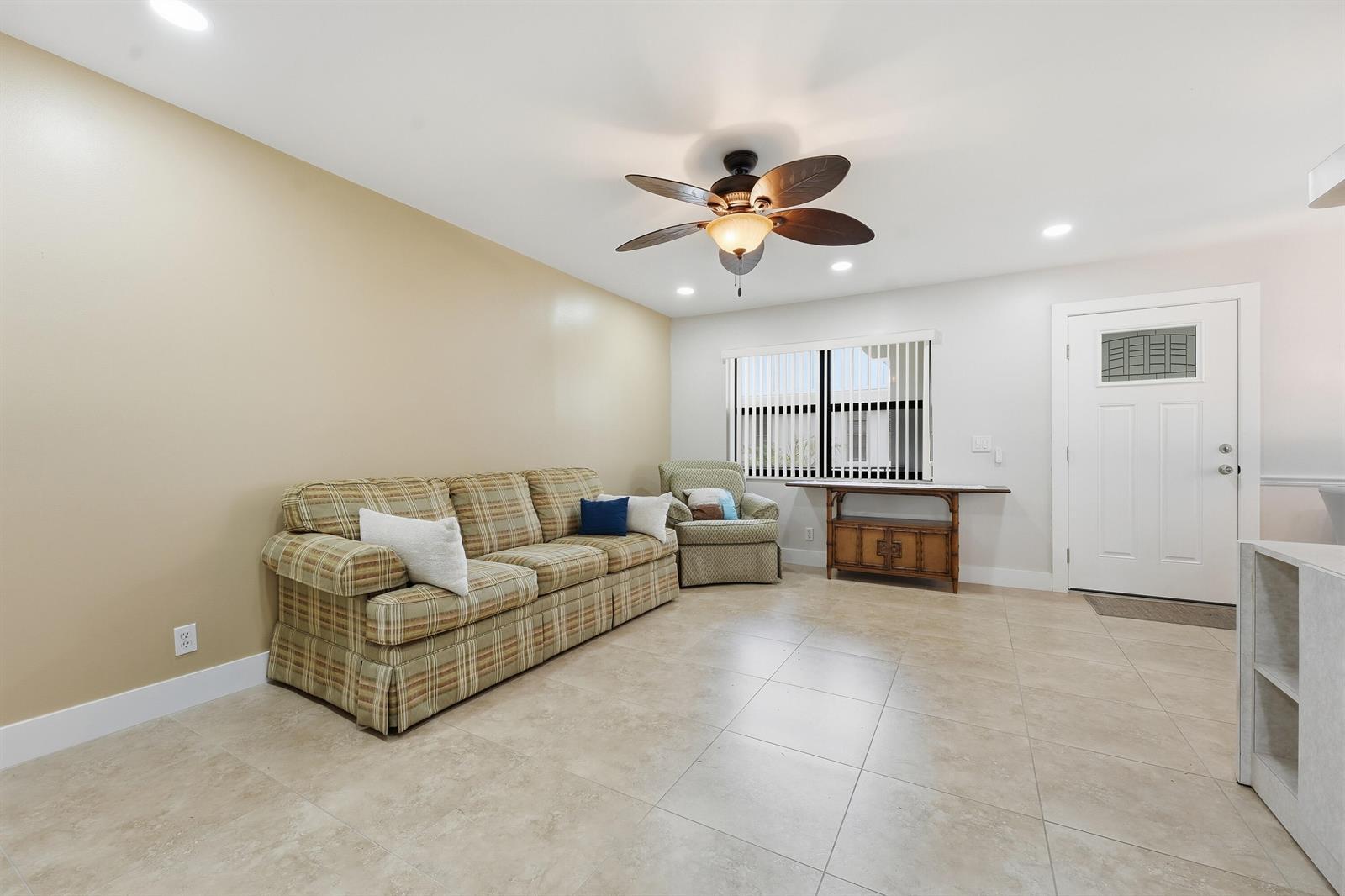566 Piedmont L, Delray Beach FL 33484 photo 5
