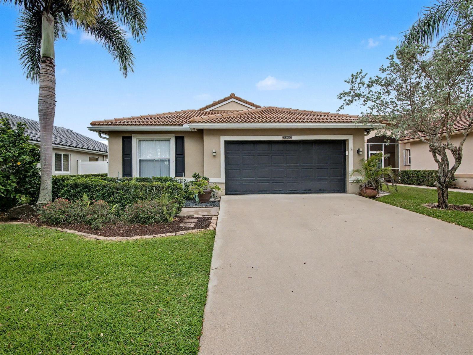 6292 Grand Cypress Circle, Lake Worth FL 33463 photo 2