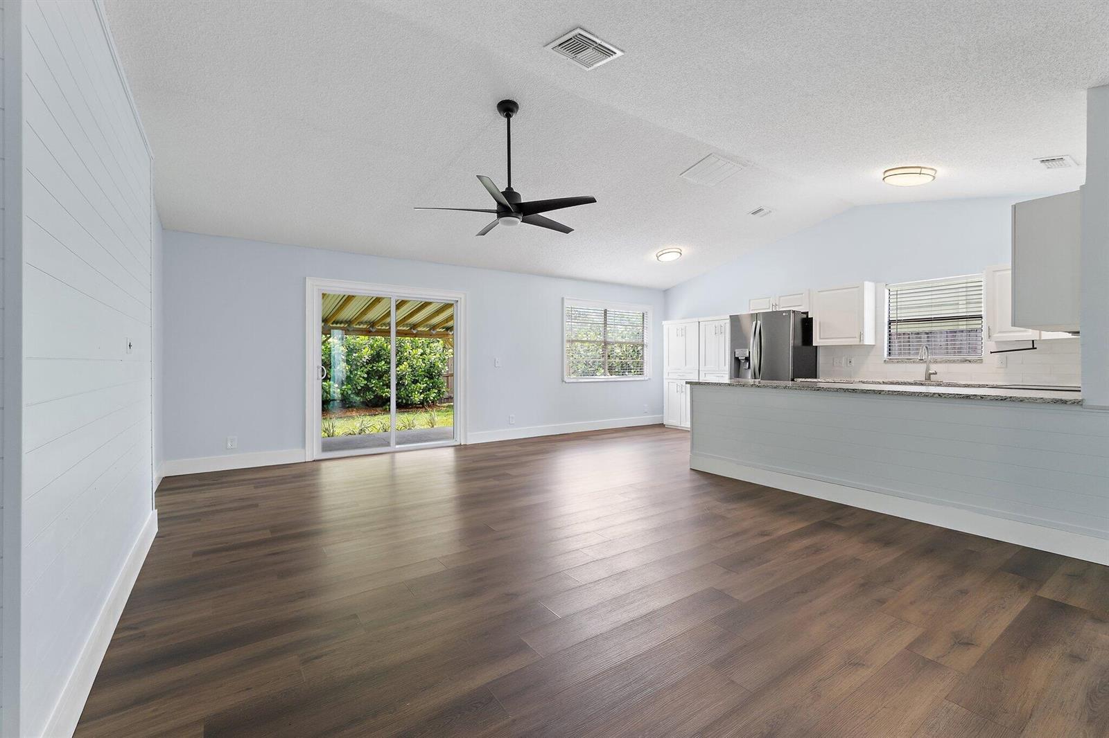141 Rosewood Circle, Jupiter FL 33458 photo 2