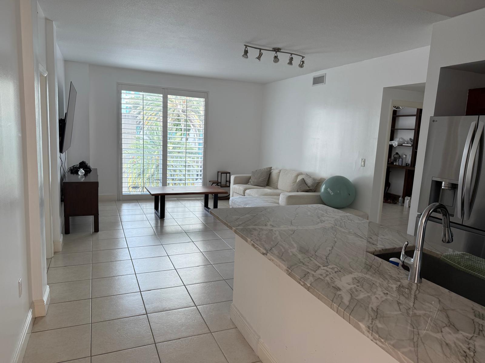 7275 SW 90th Way # G311, Miami FL 33156