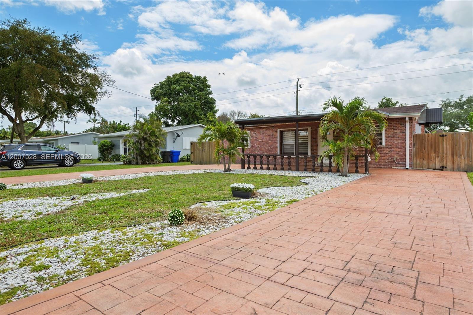 6870 Thomas St, Hollywood FL 33024 photo 5