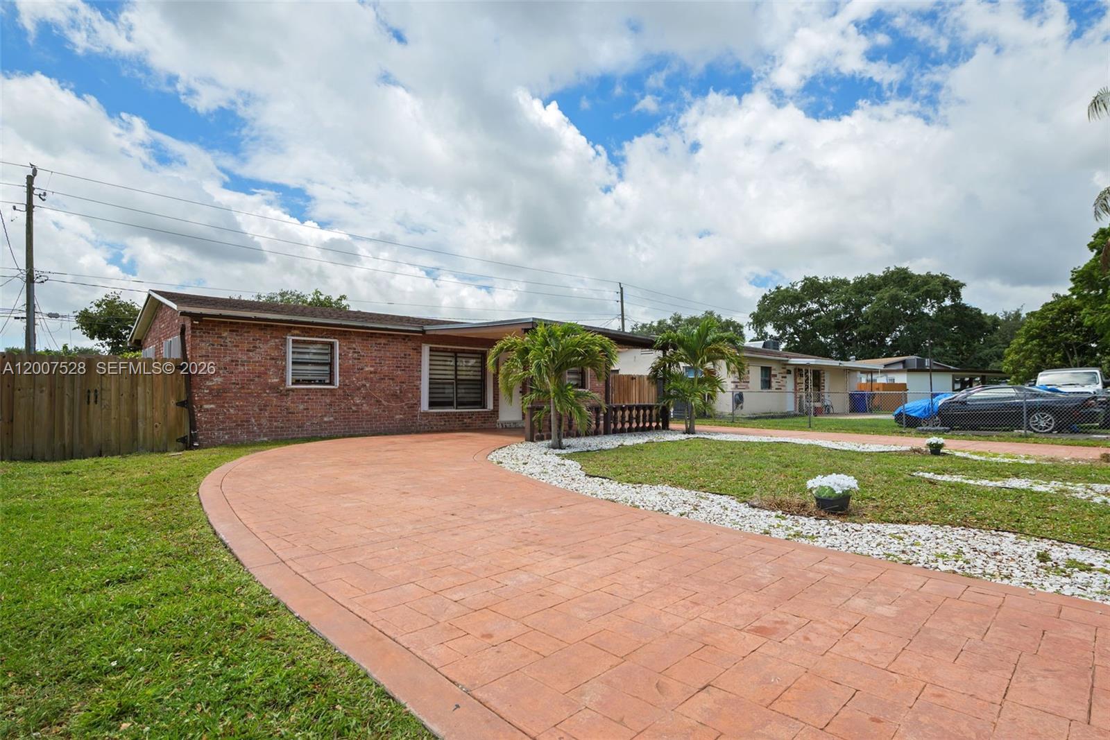 6870 Thomas St, Hollywood FL 33024 photo 4