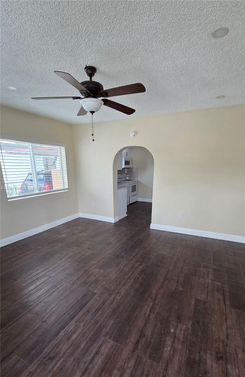 4795 E 8th Ct, Hialeah FL 33013 photo 2
