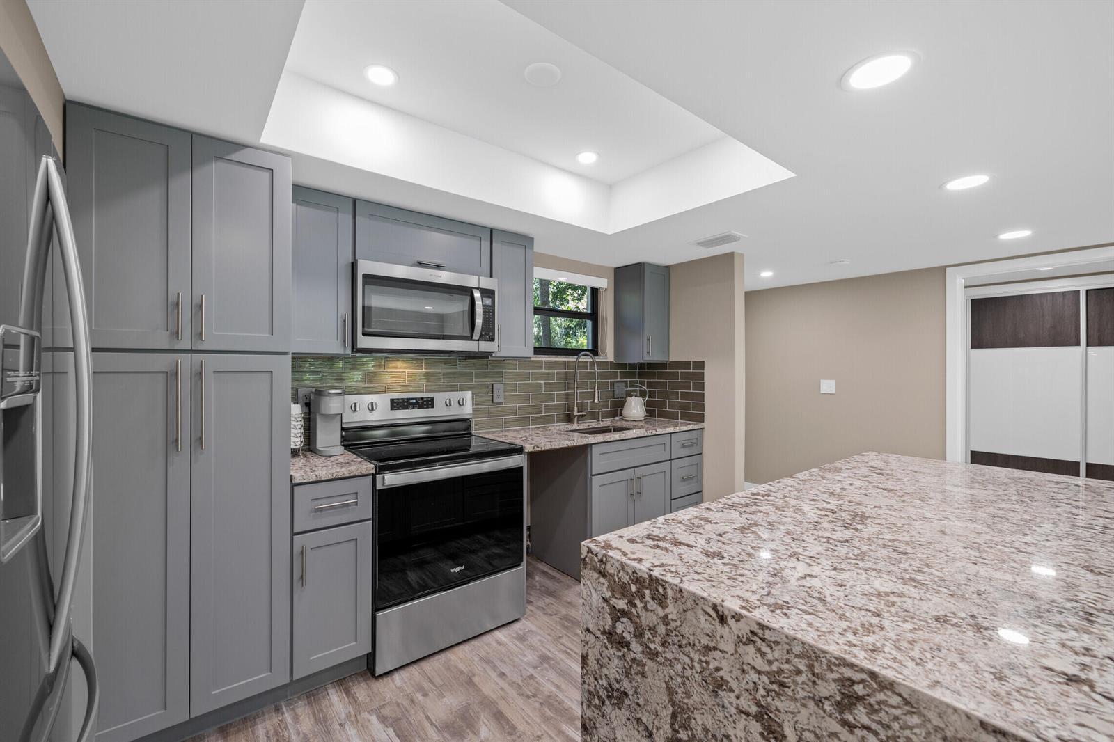 11863 Wimbledon Circle # 438, Wellington FL 33414 photo 3