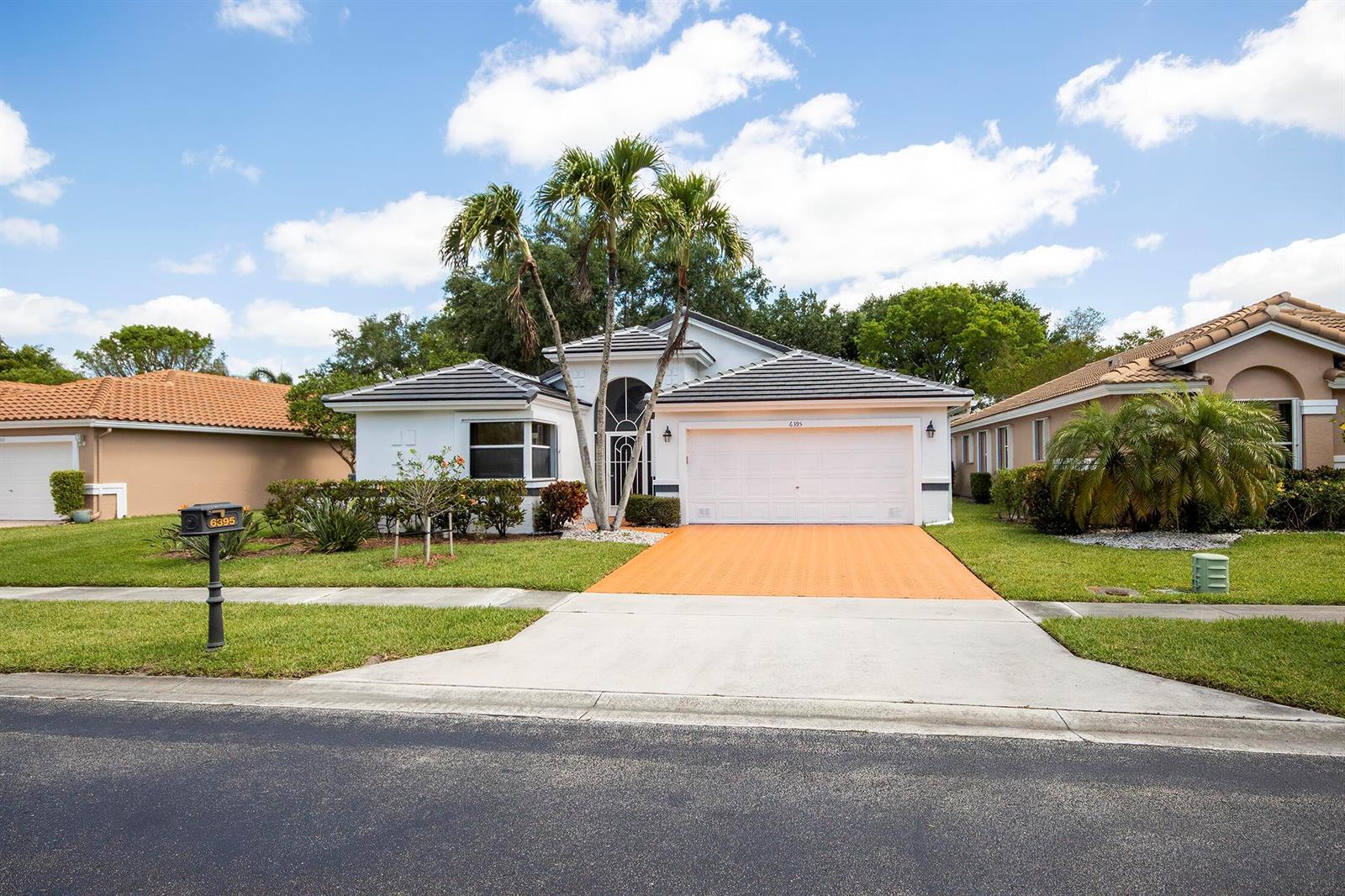 6395 Tiara Drive, Boynton Beach FL 33437 photo 2