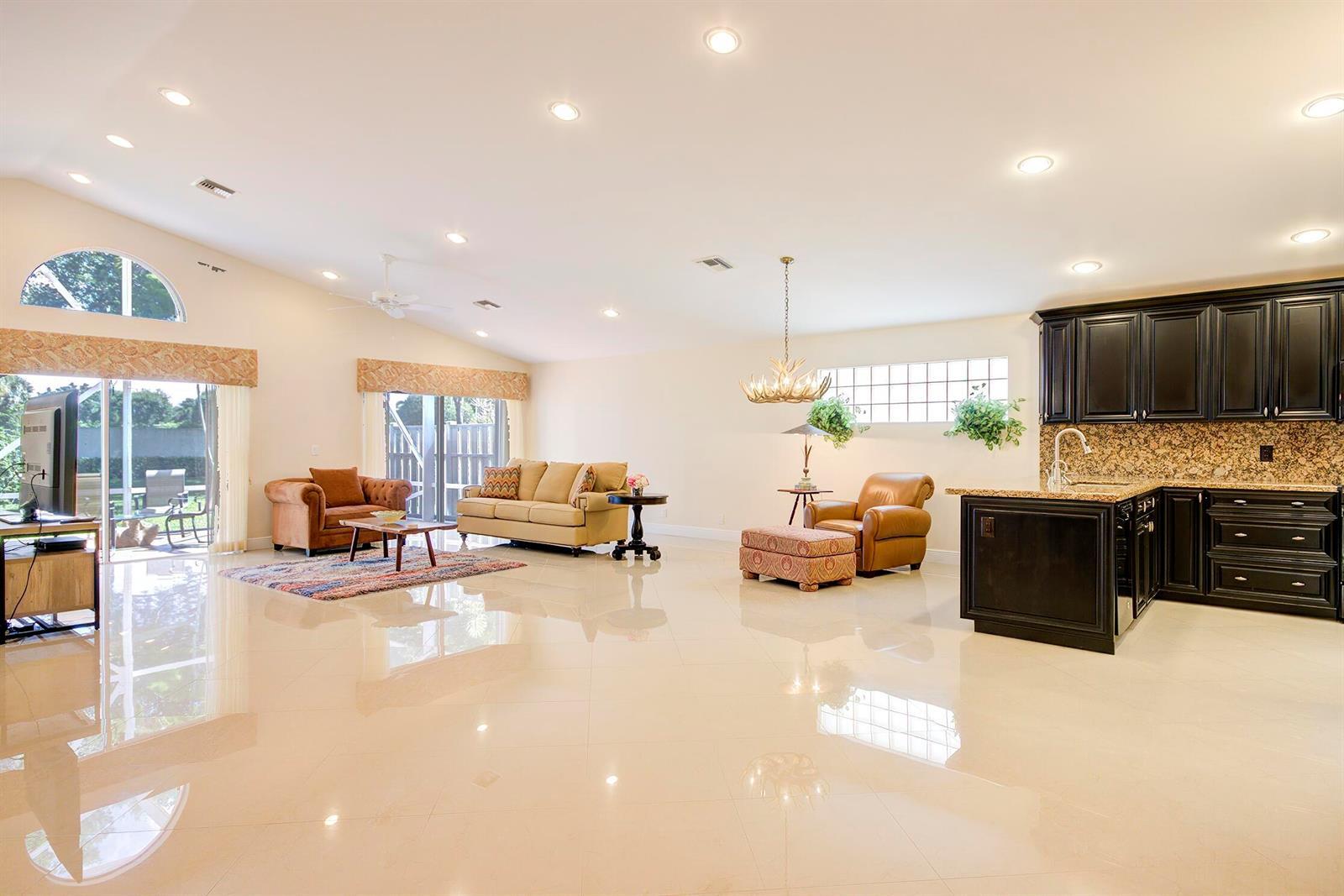 6395 Tiara Drive, Boynton Beach FL 33437 photo 4