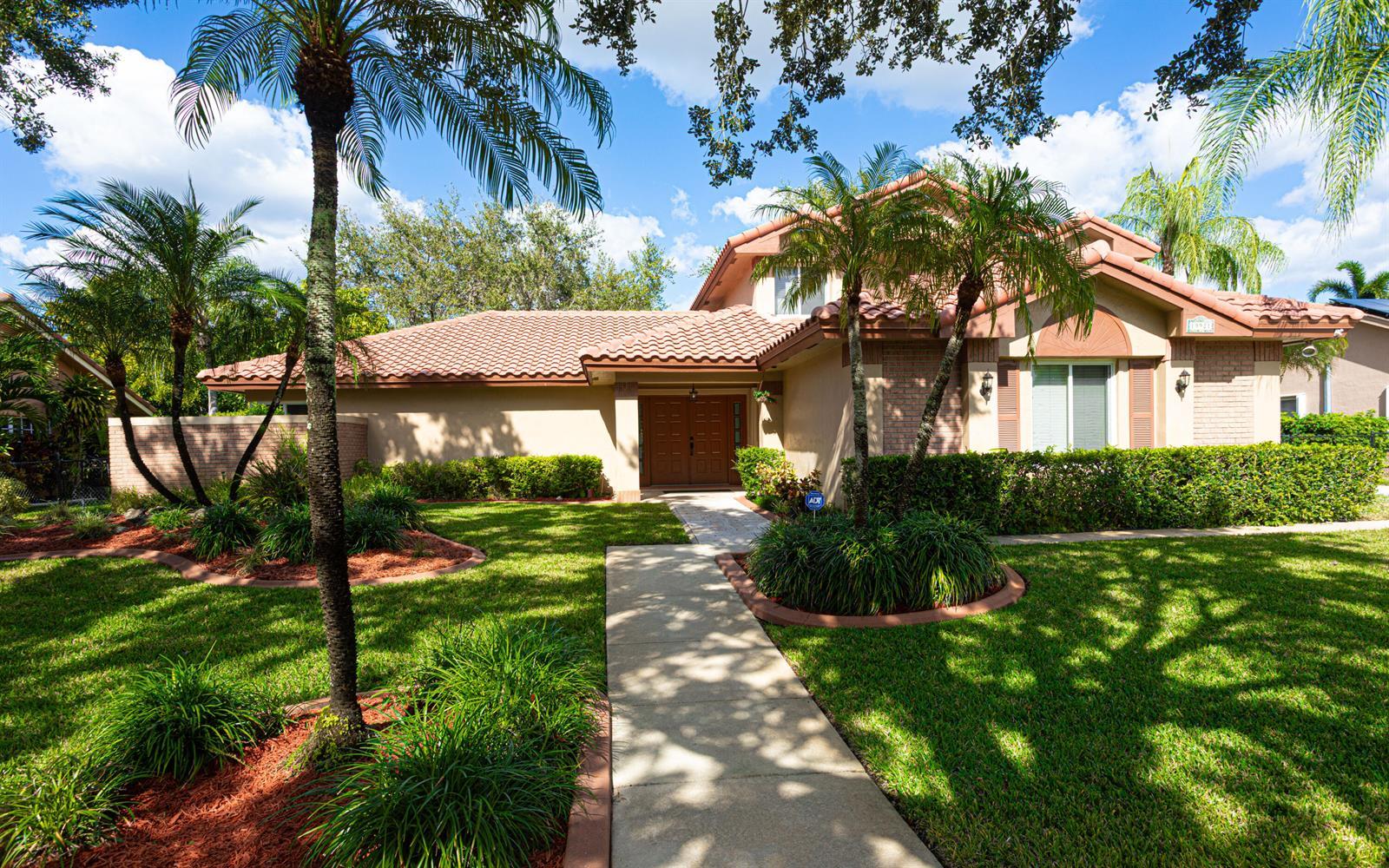 19921 NW 4th Street, Pembroke Pines FL 33029 photo 2