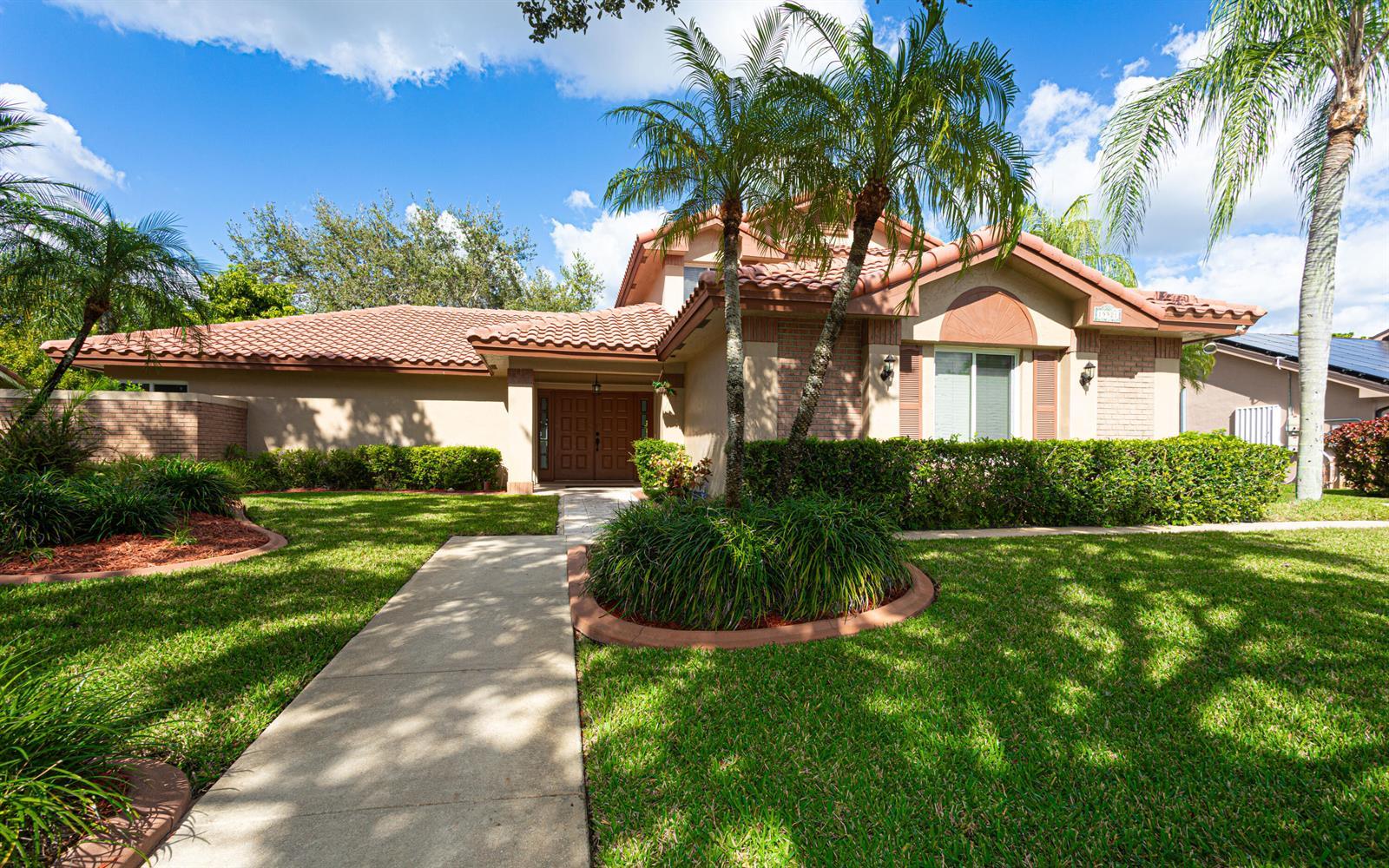 19921 NW 4th Street, Pembroke Pines FL 33029 photo 4