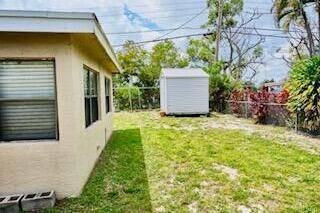 2611 NW 27th Street, Oakland Park FL 33311 photo 5