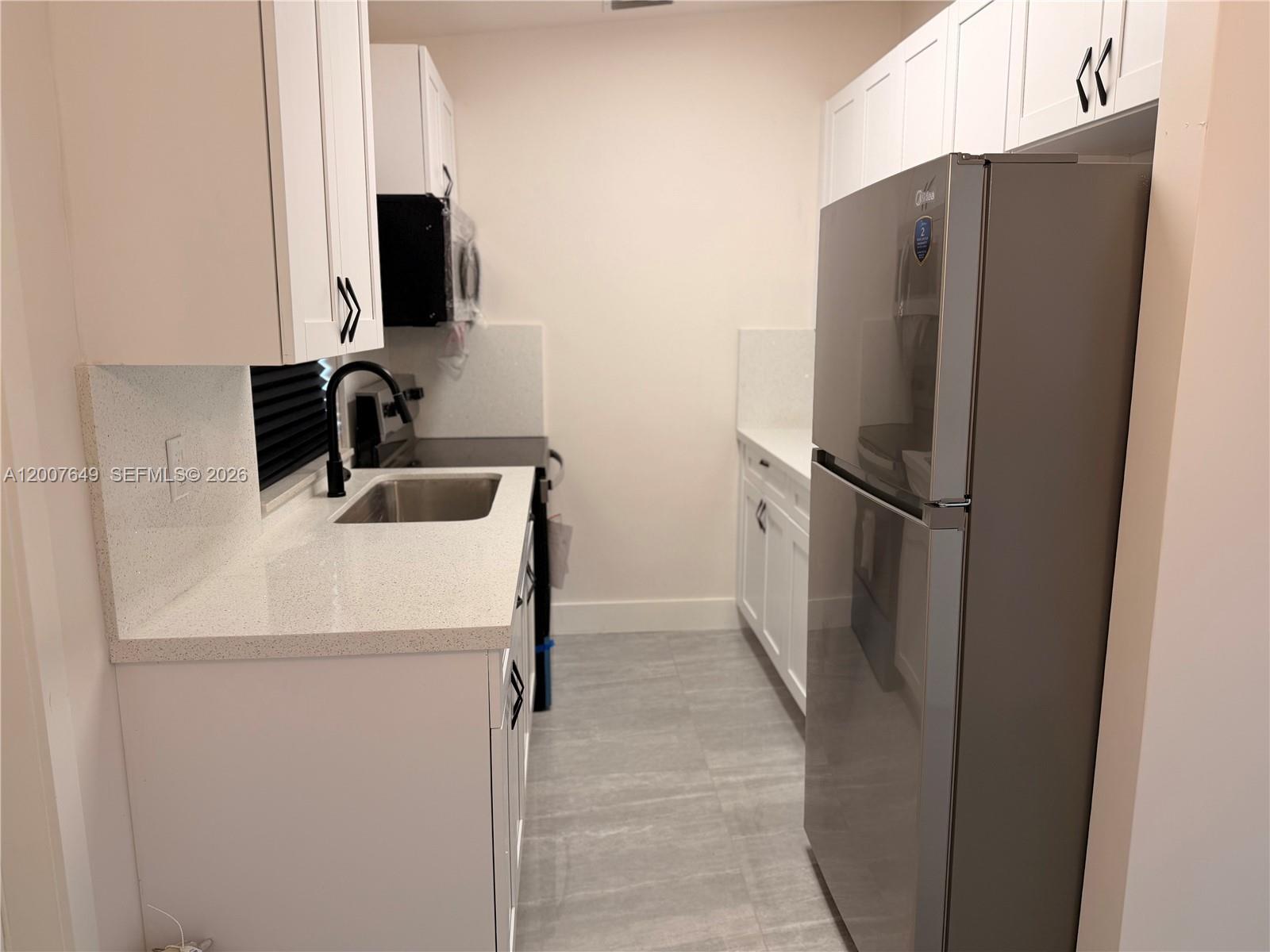 318 NW 30th Ter, Fort Lauderdale FL 33311 photo 3