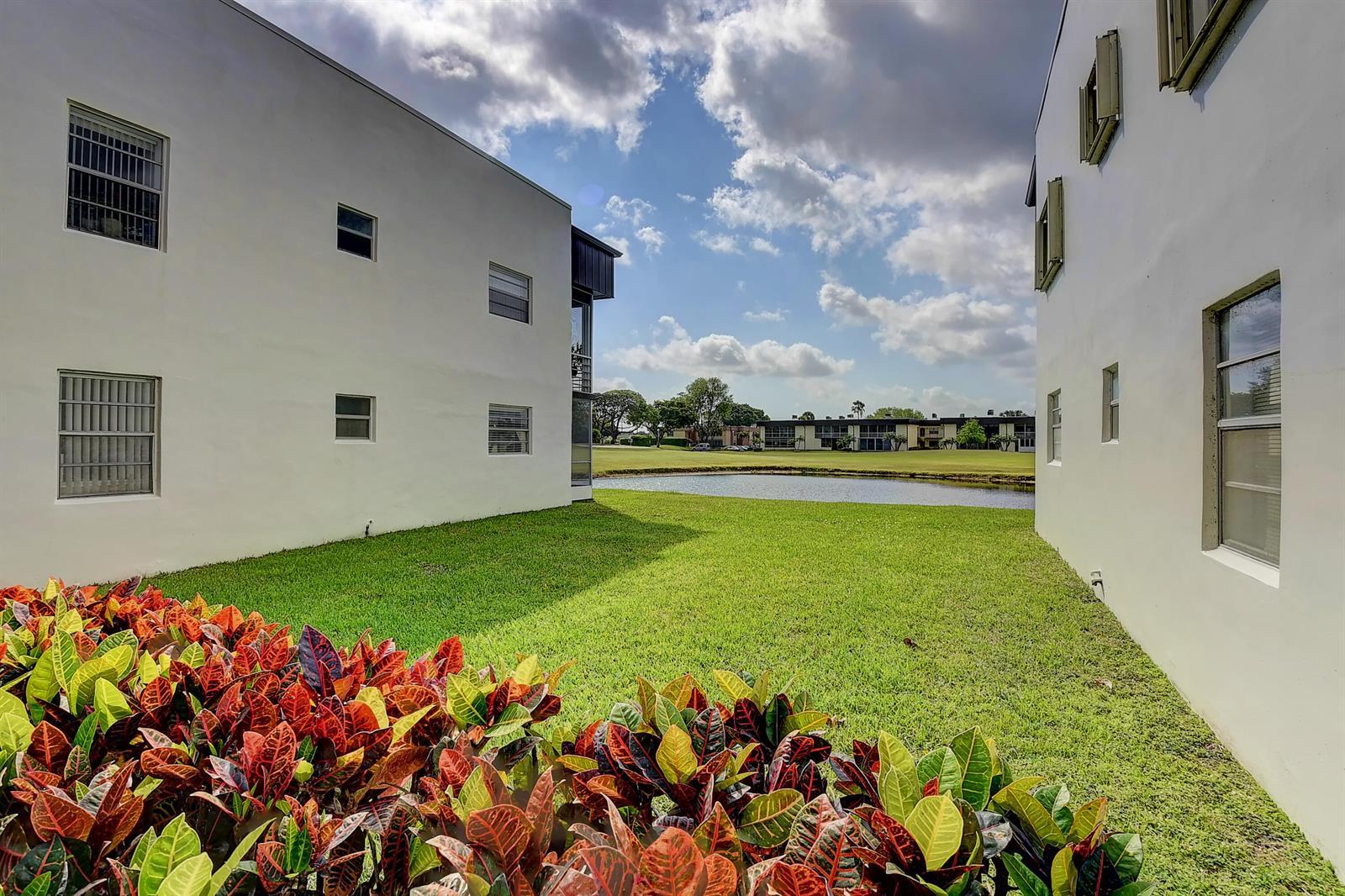 974 Normandy U Trail # 974, Delray Beach FL 33484 photo 2