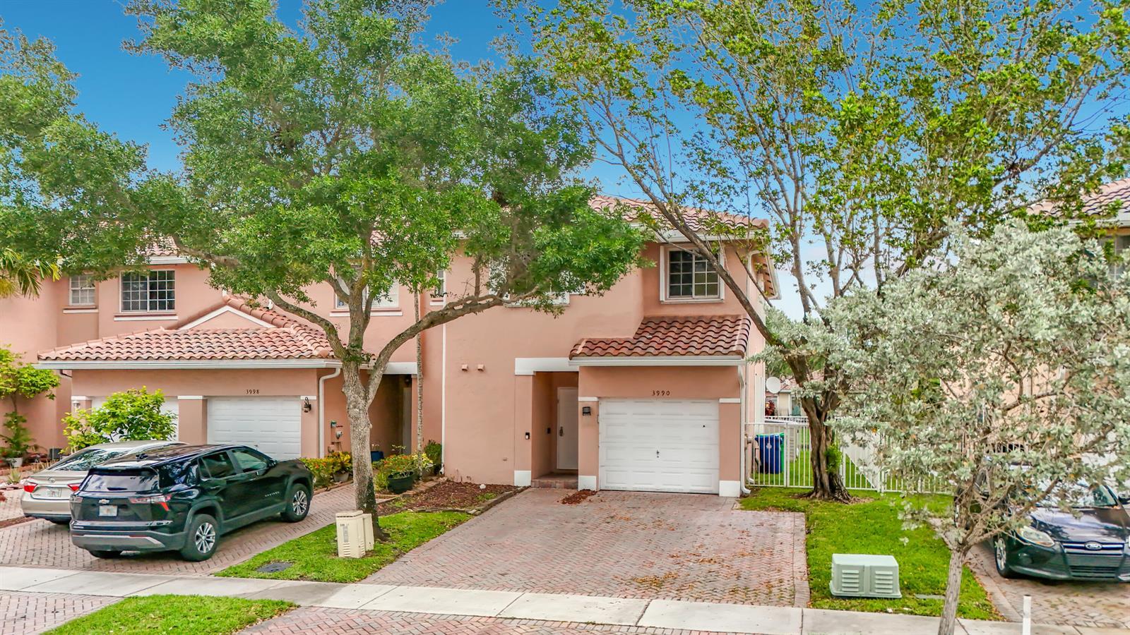 3990 NW 92nd Avenue, Sunrise FL 33351 photo 2