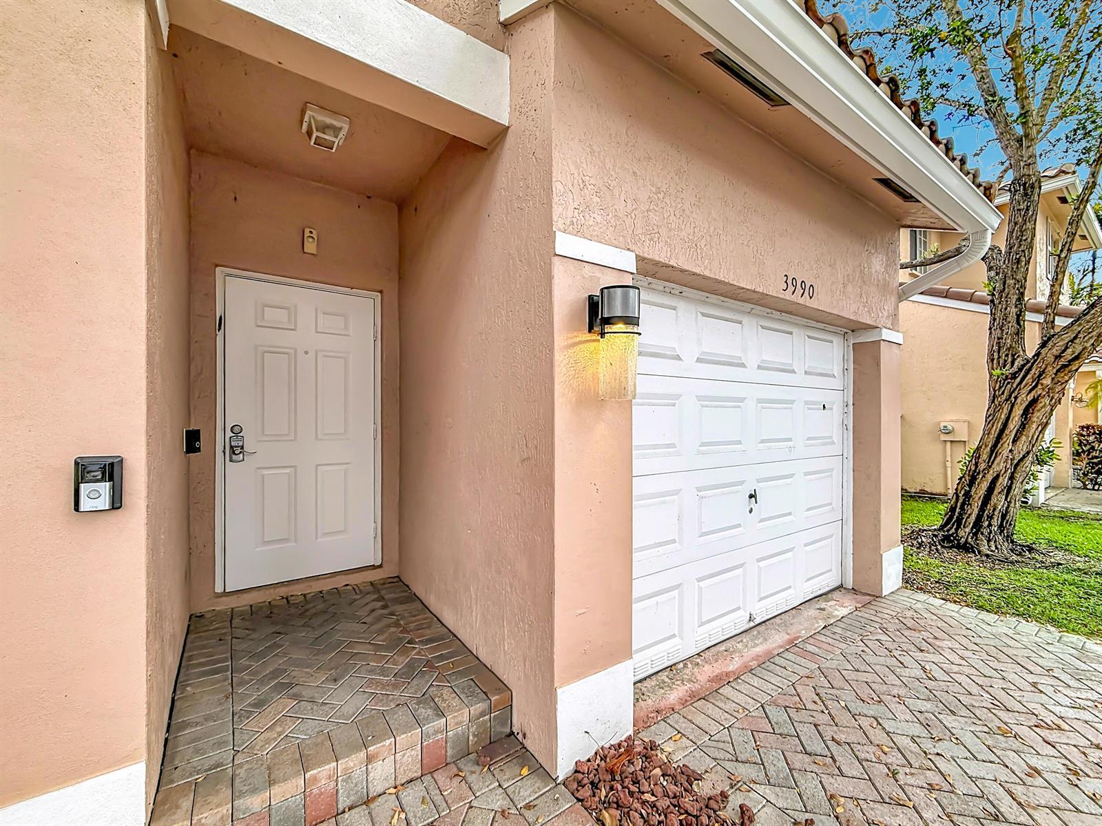 3990 NW 92nd Avenue, Sunrise FL 33351 photo 3