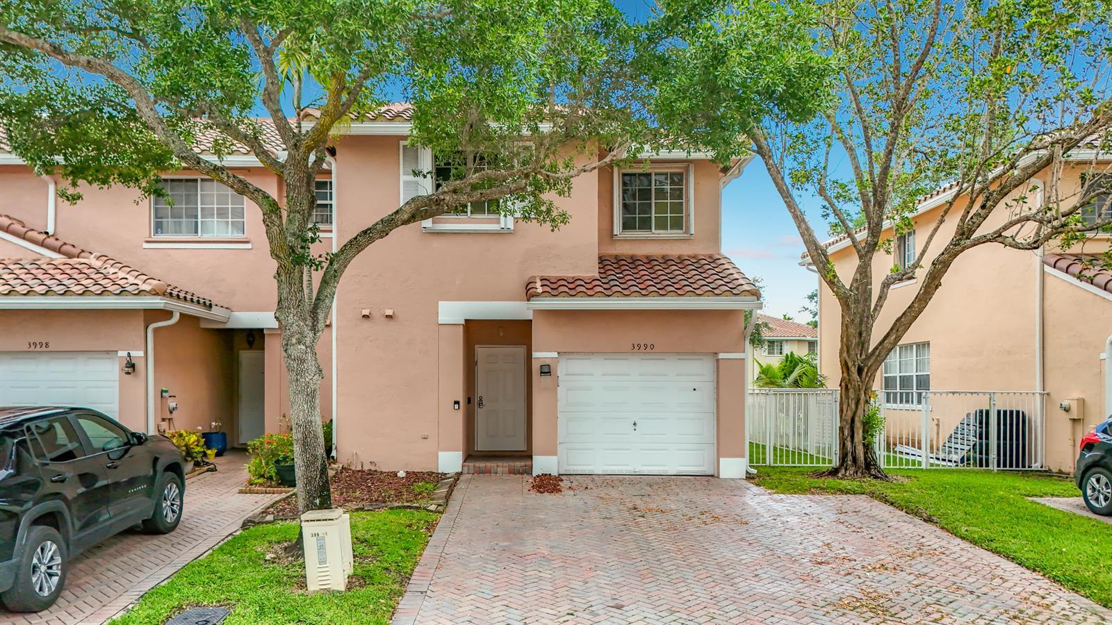 3990 NW 92nd Avenue, Sunrise FL 33351