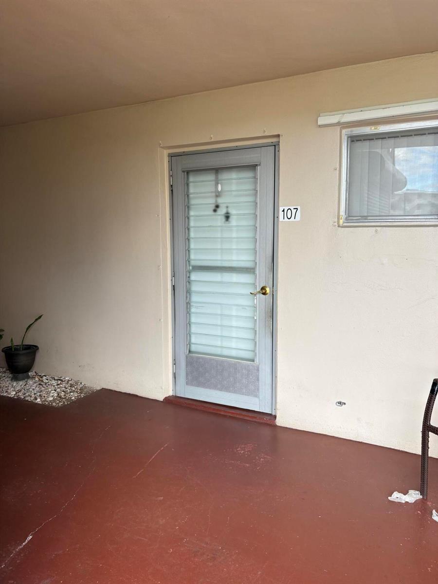 2606 Garden Drive S # 107, FL 33461 photo 2