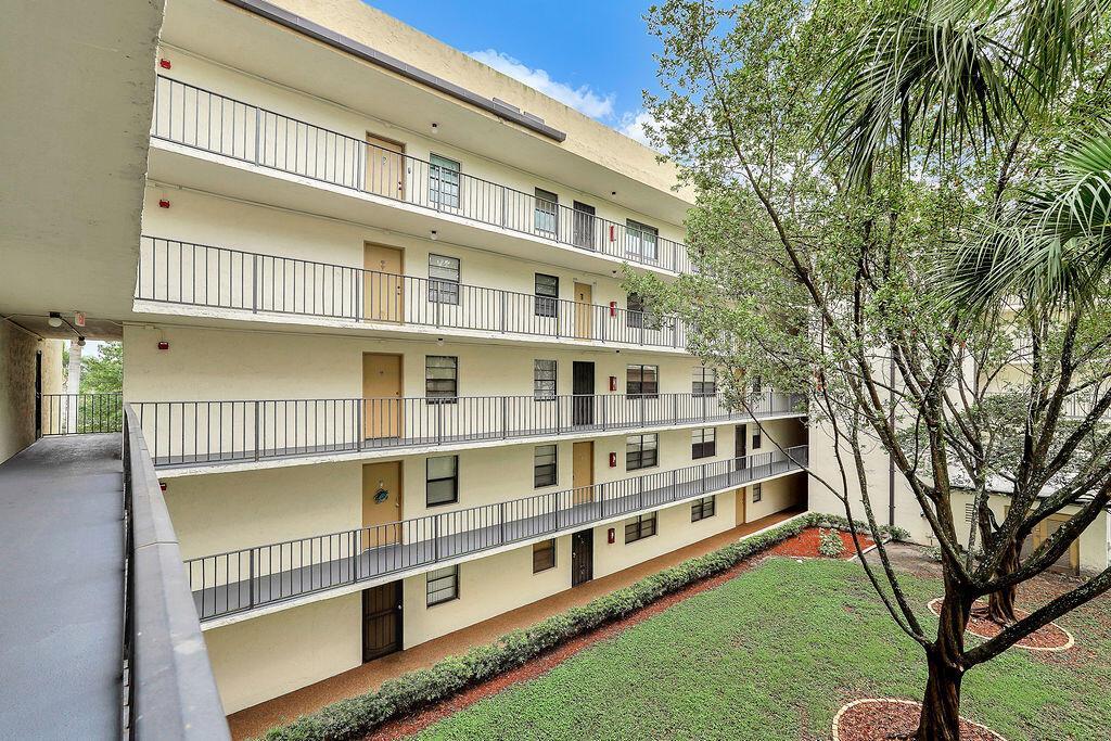 6190 Woodlands Boulevard # 312, Tamarac FL 33319 photo 5