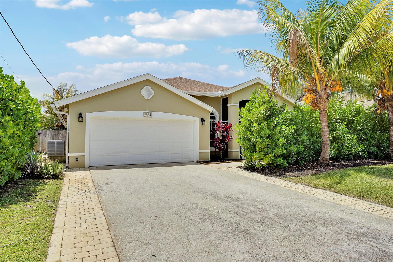 6334 Barbara Street, Jupiter FL 33458 photo 2