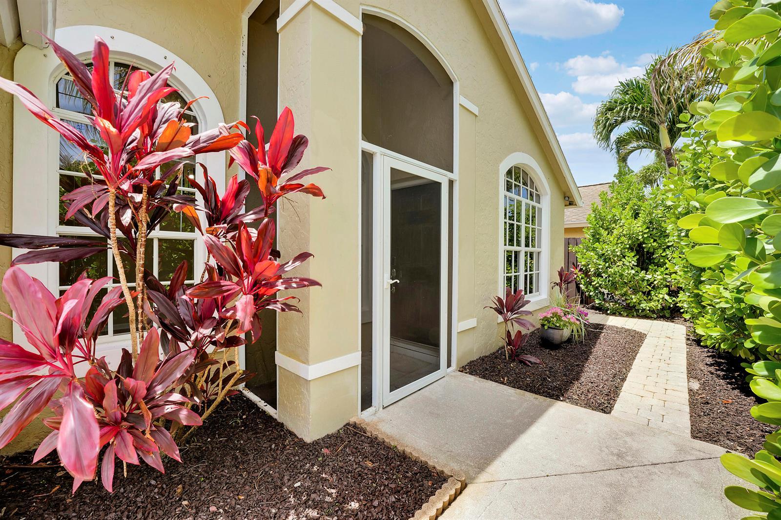 6334 Barbara Street, Jupiter FL 33458 photo 3
