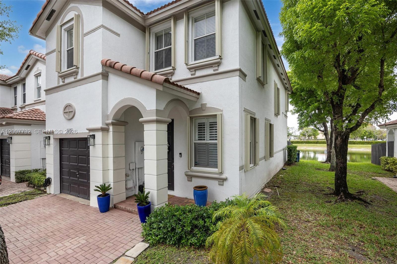 8070 NW 108th Pl, Doral FL 33178 photo 2