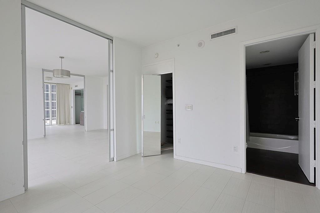 1040 Biscayne Boulevard # 1406, Miami FL 33132 photo 2
