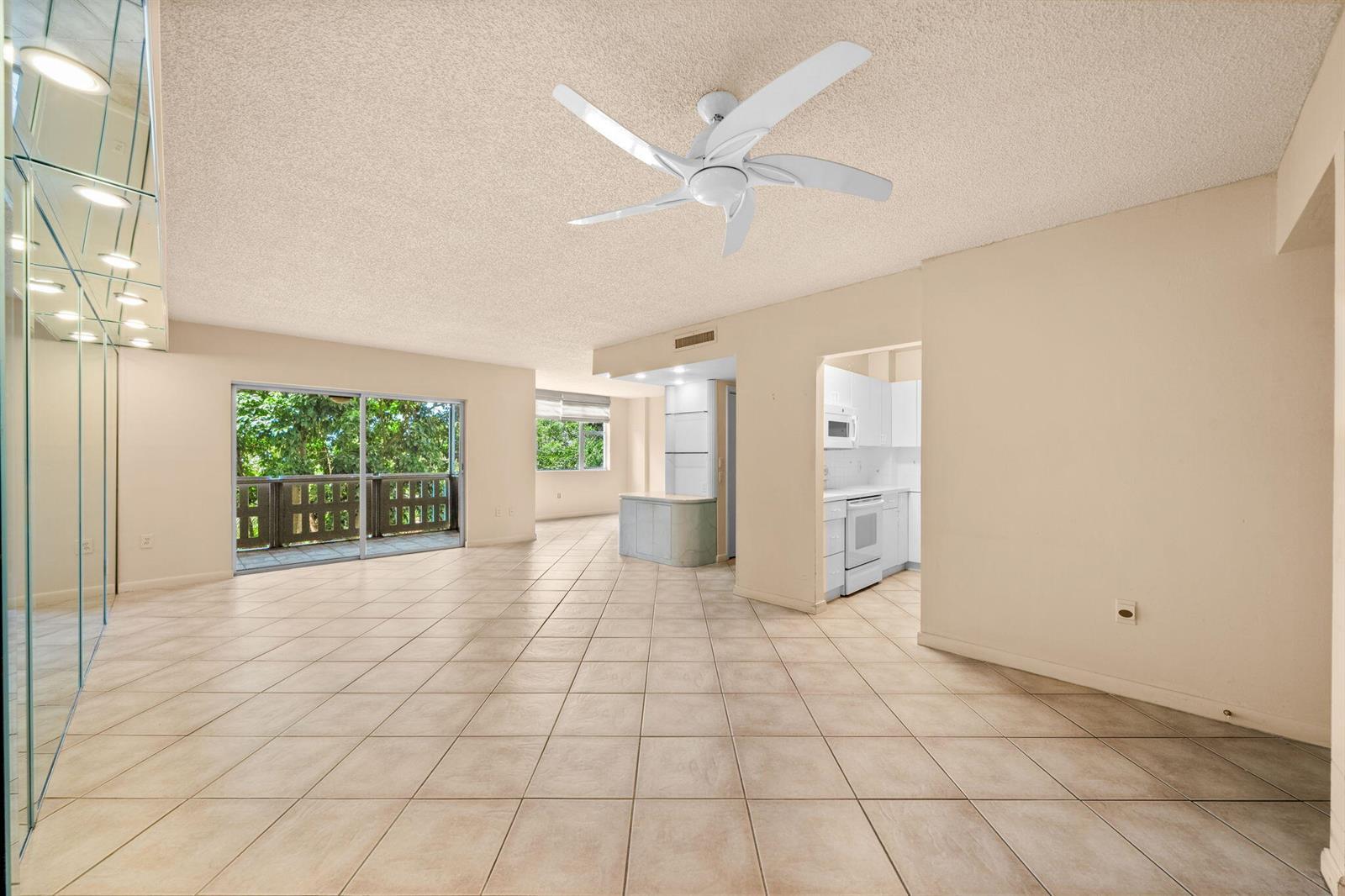 4001 Hillcrest Drive # 406, Hollywood FL 33021 photo 4