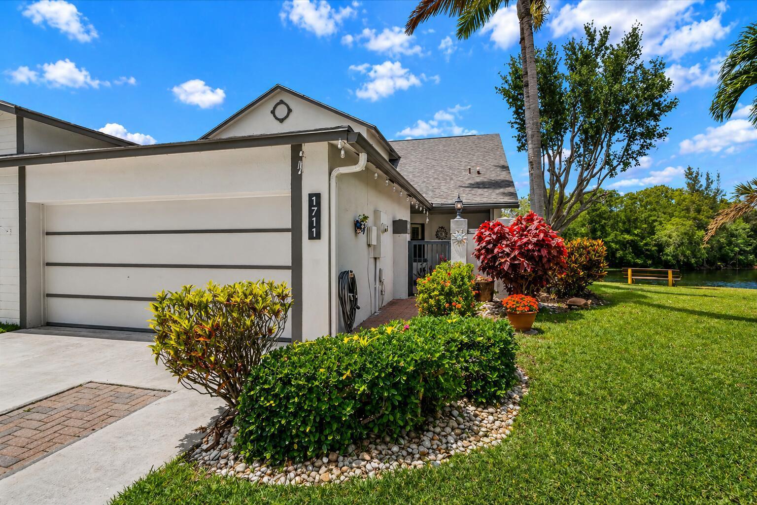1711 Landings Boulevard, FL 33413 photo 3