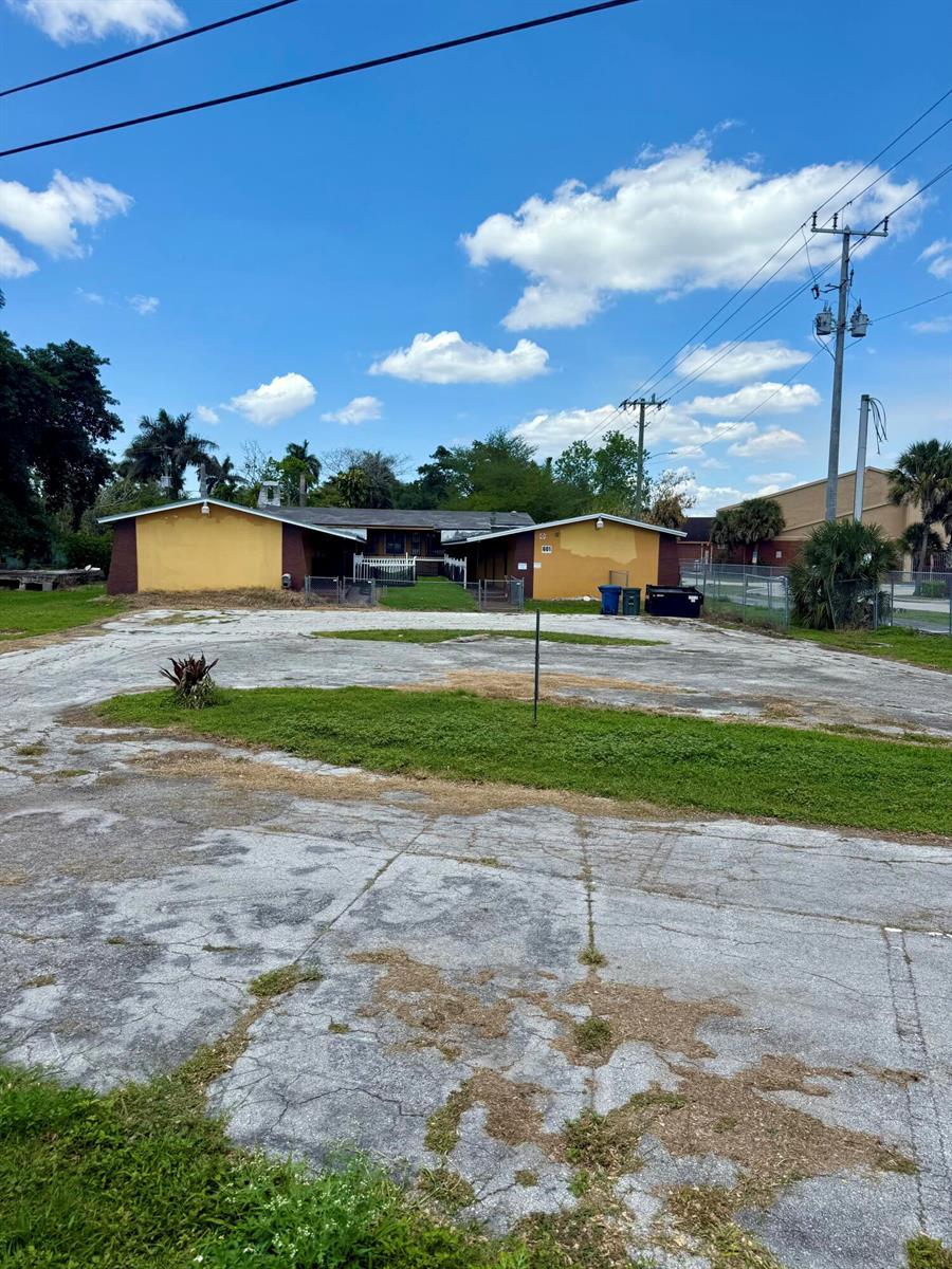 601 W Canal St Street N, Belle Glade FL 33430 photo 2